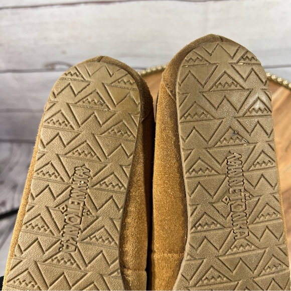 Minnetonka Moccasin 40263 Tan Slipper/Shoe Sz 8 - Picture 7 of 12